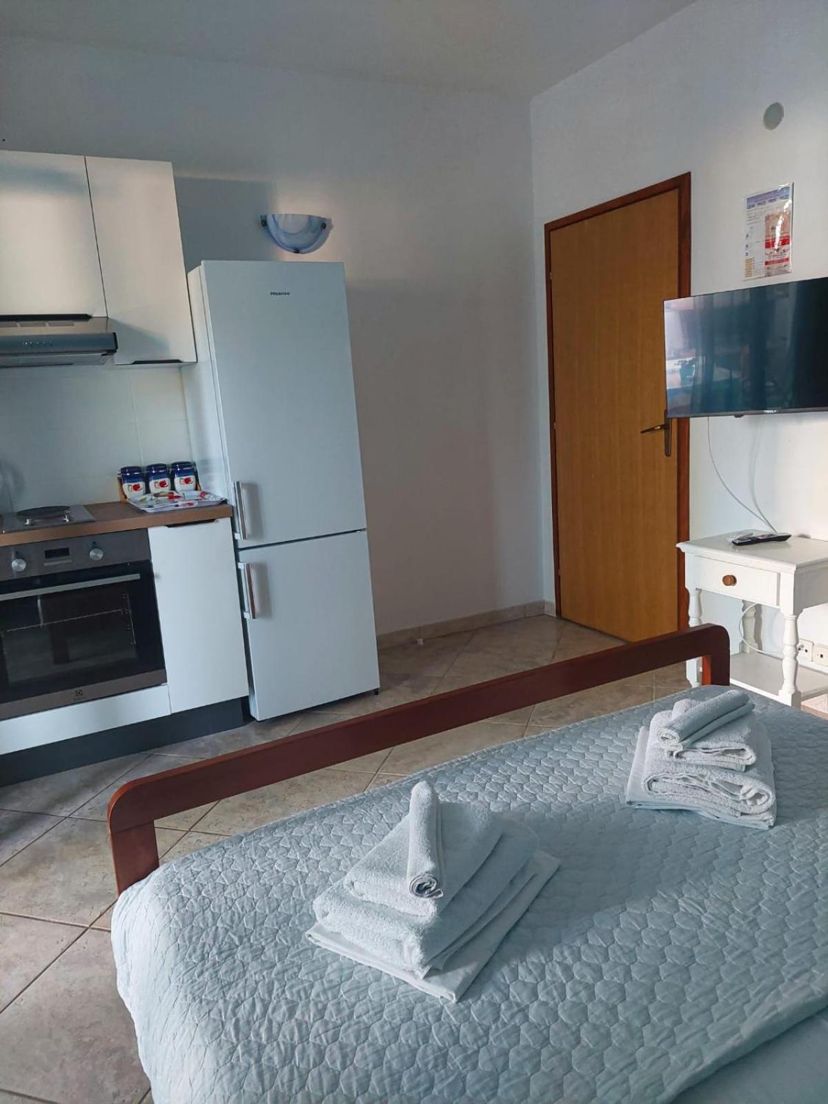 Olive Garden Apartments Poljica  Eksteriør billede